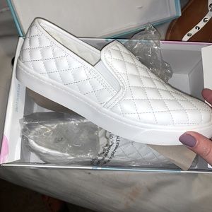 All White - Soda brand slip ons 👟